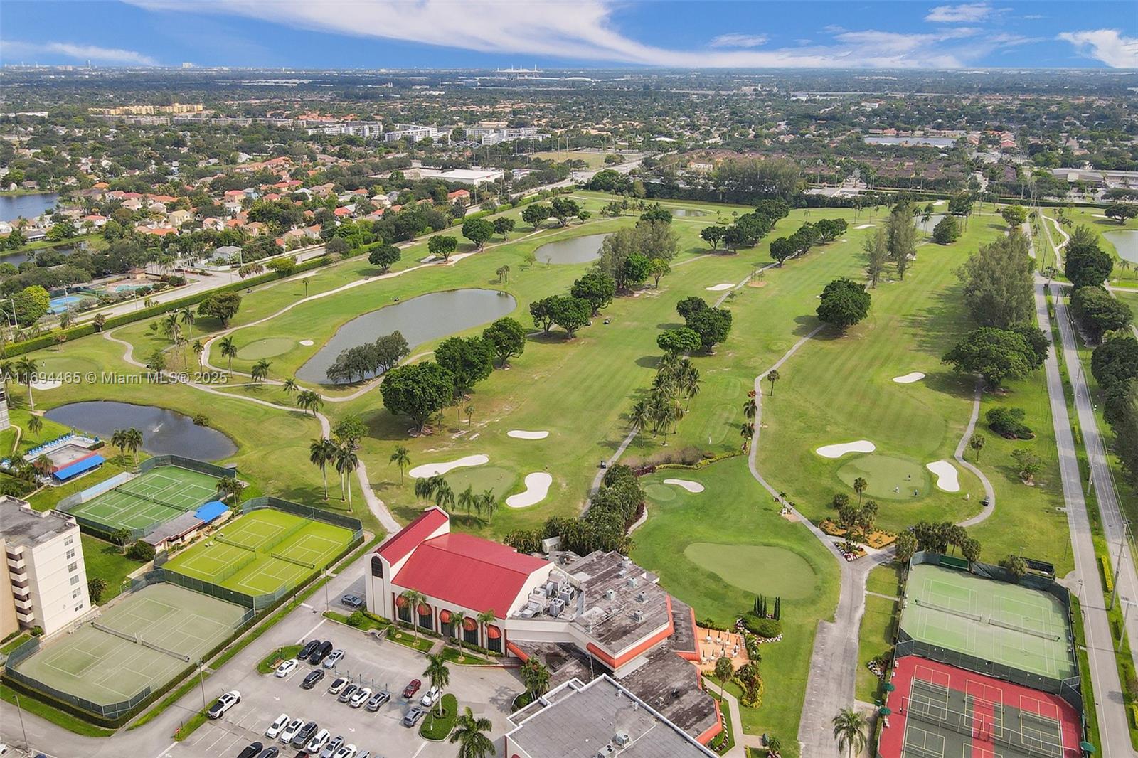 HOLLYBROOK GOLF AND - Residential