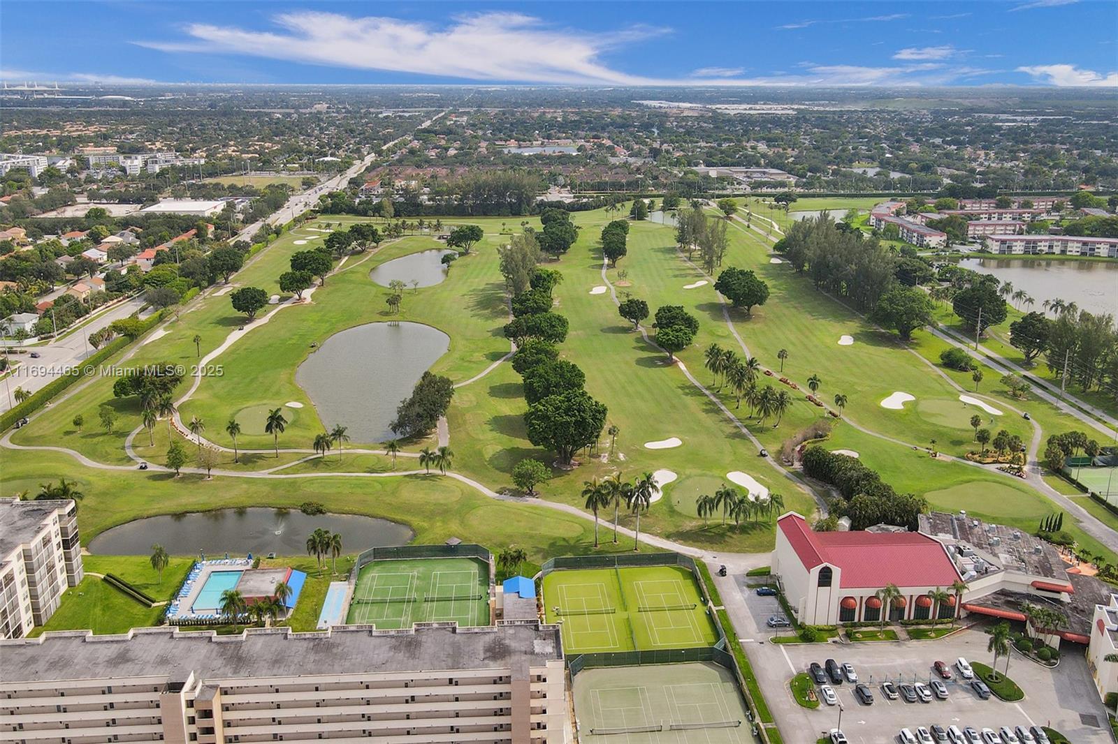 HOLLYBROOK GOLF AND - Residential