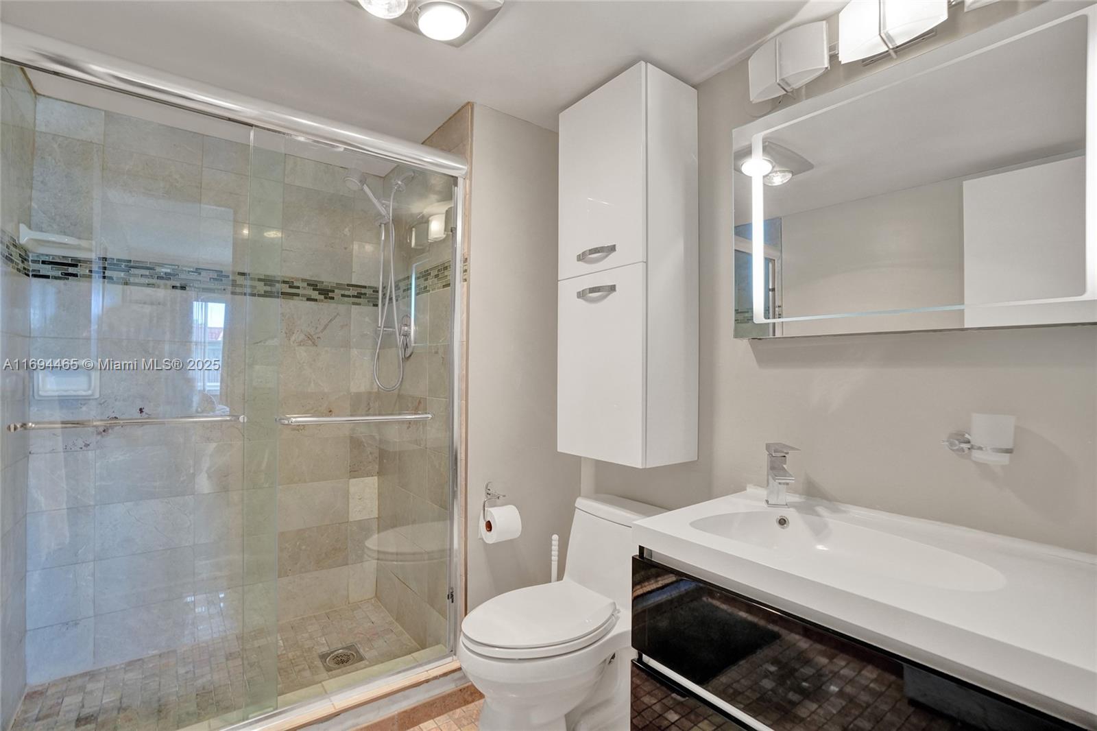 HOLLYBROOK GOLF AND - Residential