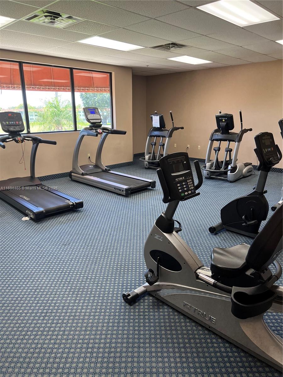 HOLLYBROOK GOLF AND - Residential