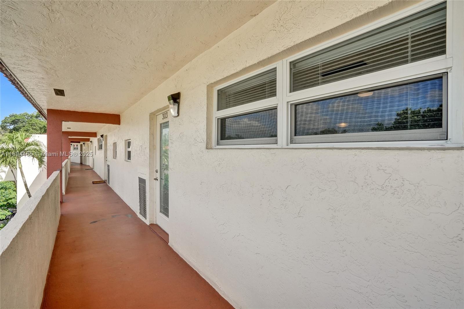 HOLLYBROOK GOLF AND - Residential