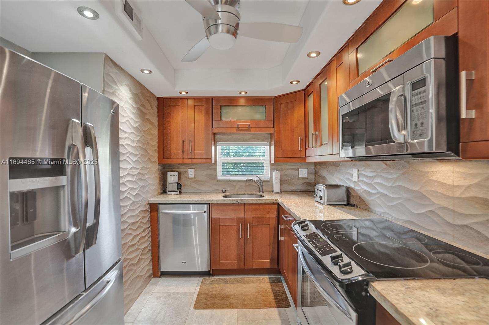 HOLLYBROOK GOLF AND - Residential