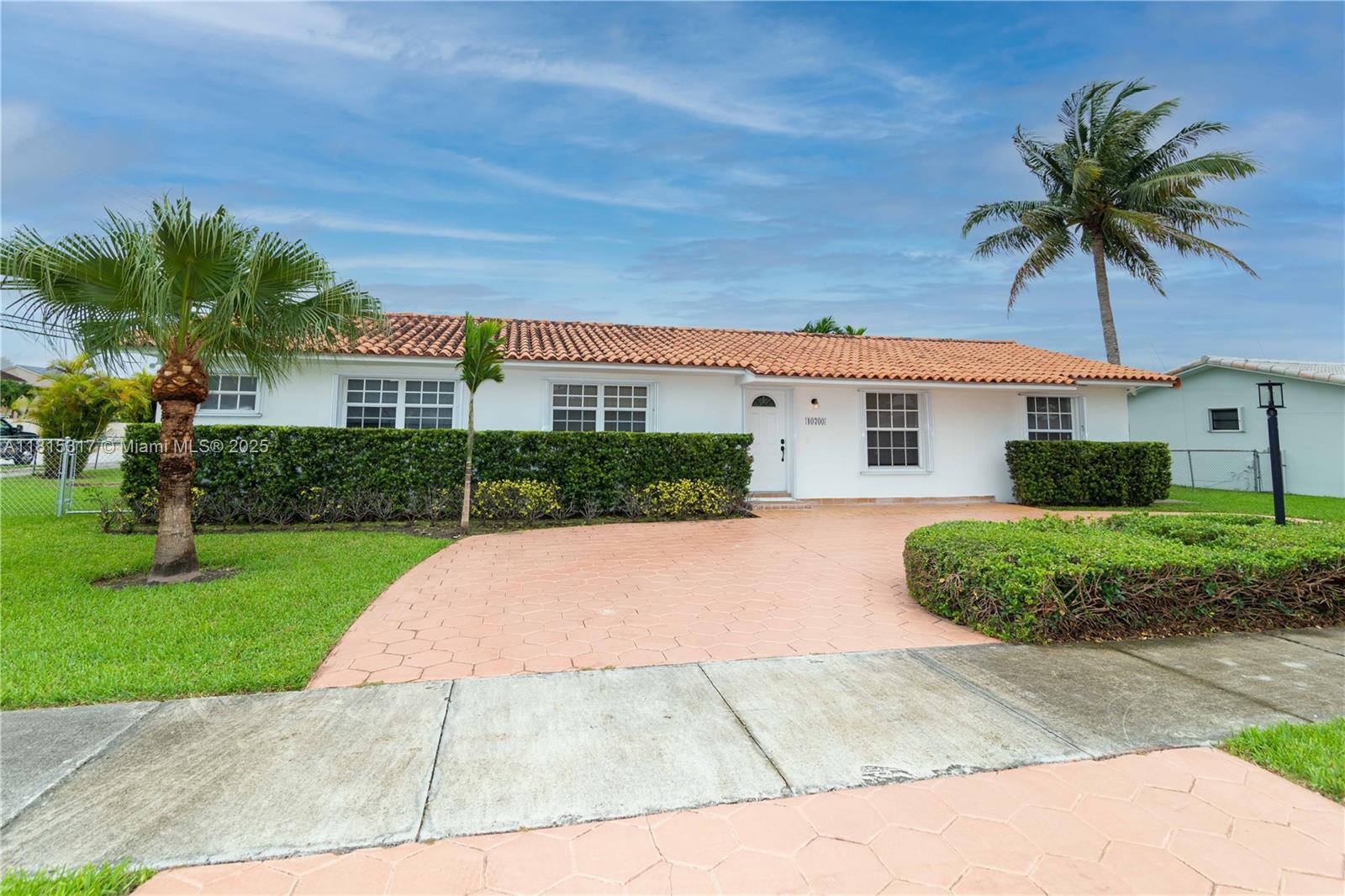 10700 Sw 66th Ter, Miami, Broward County, Florida - 4 Bedrooms  
2 Bathrooms - 