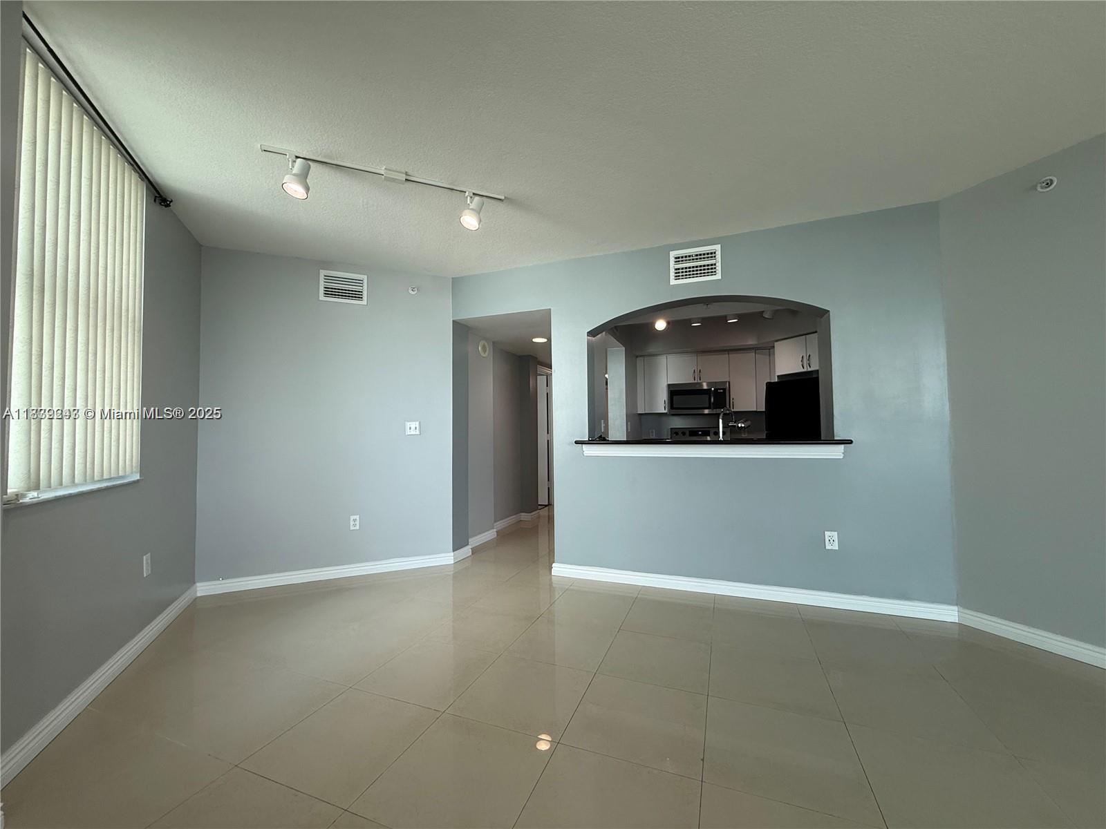 9201 Collins Ave 521