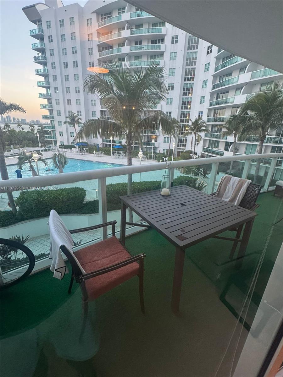 7900 Harbor Island Dr 706