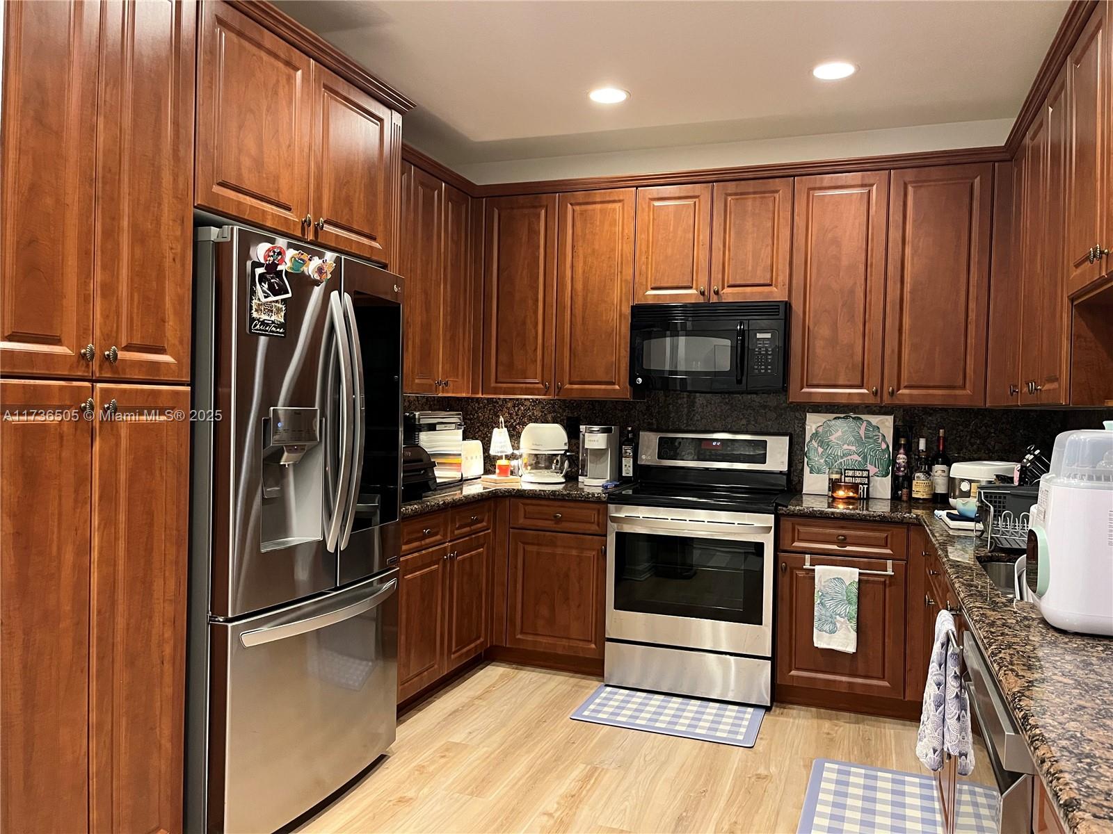 COBBLESTONE CONDO - Residential
