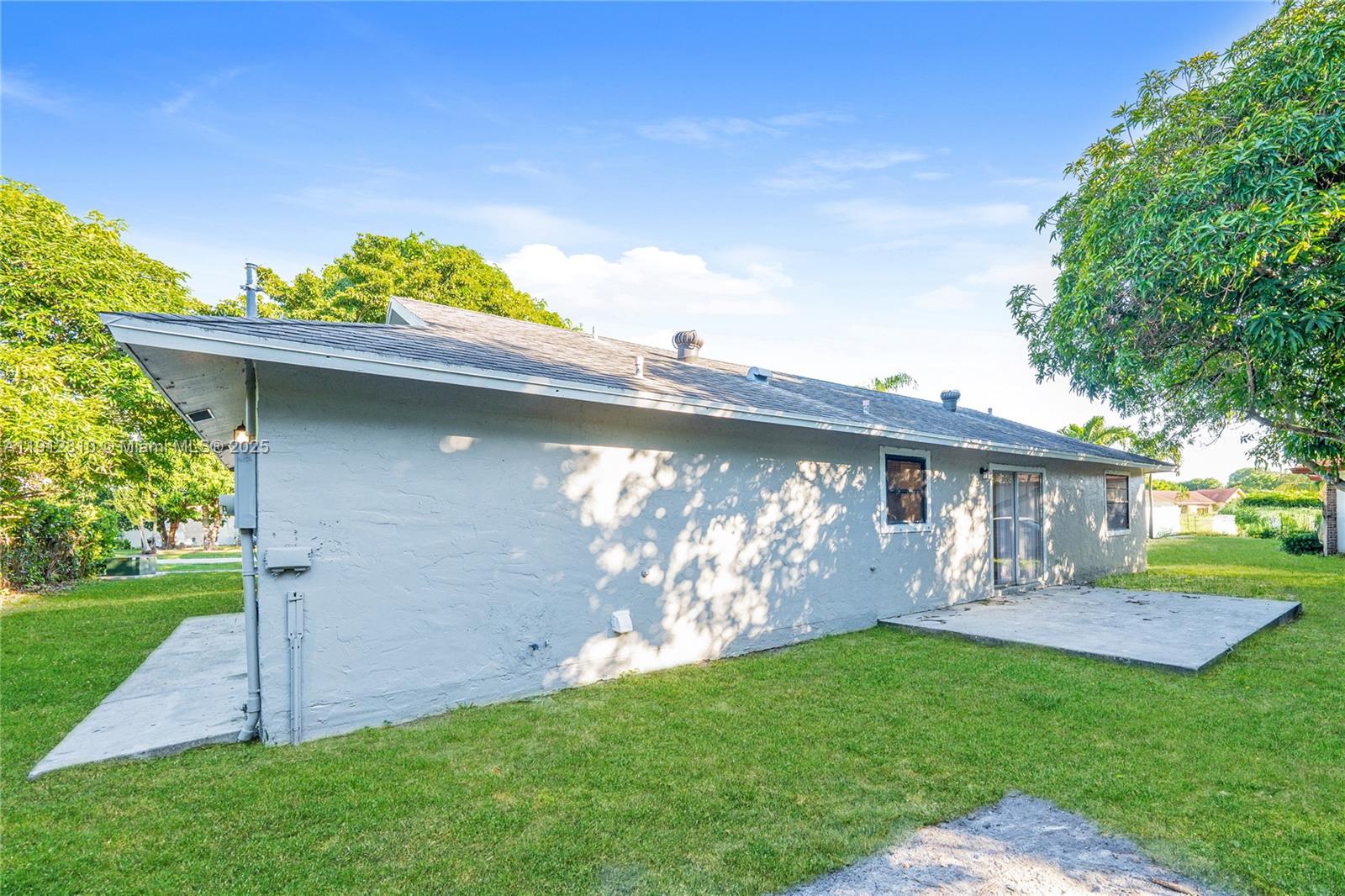 DELRAY SHORES - Residential Lease