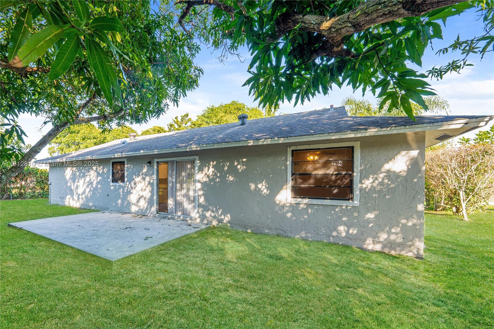 DELRAY SHORES - Residential Lease