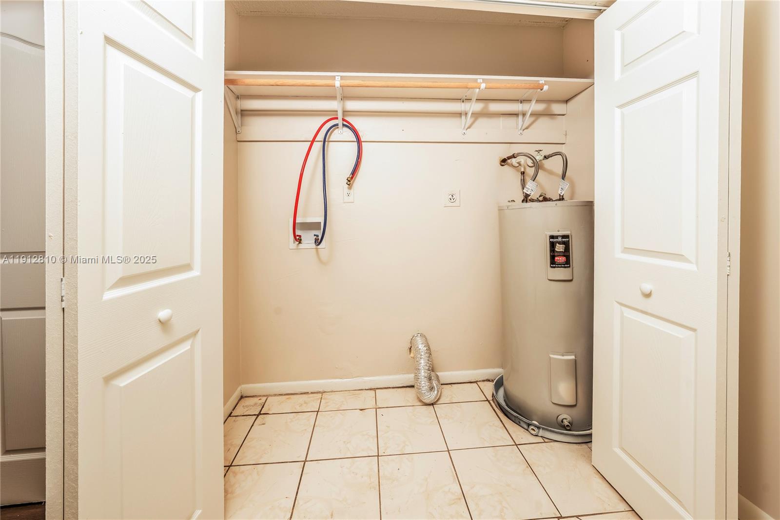 DELRAY SHORES - Residential Lease