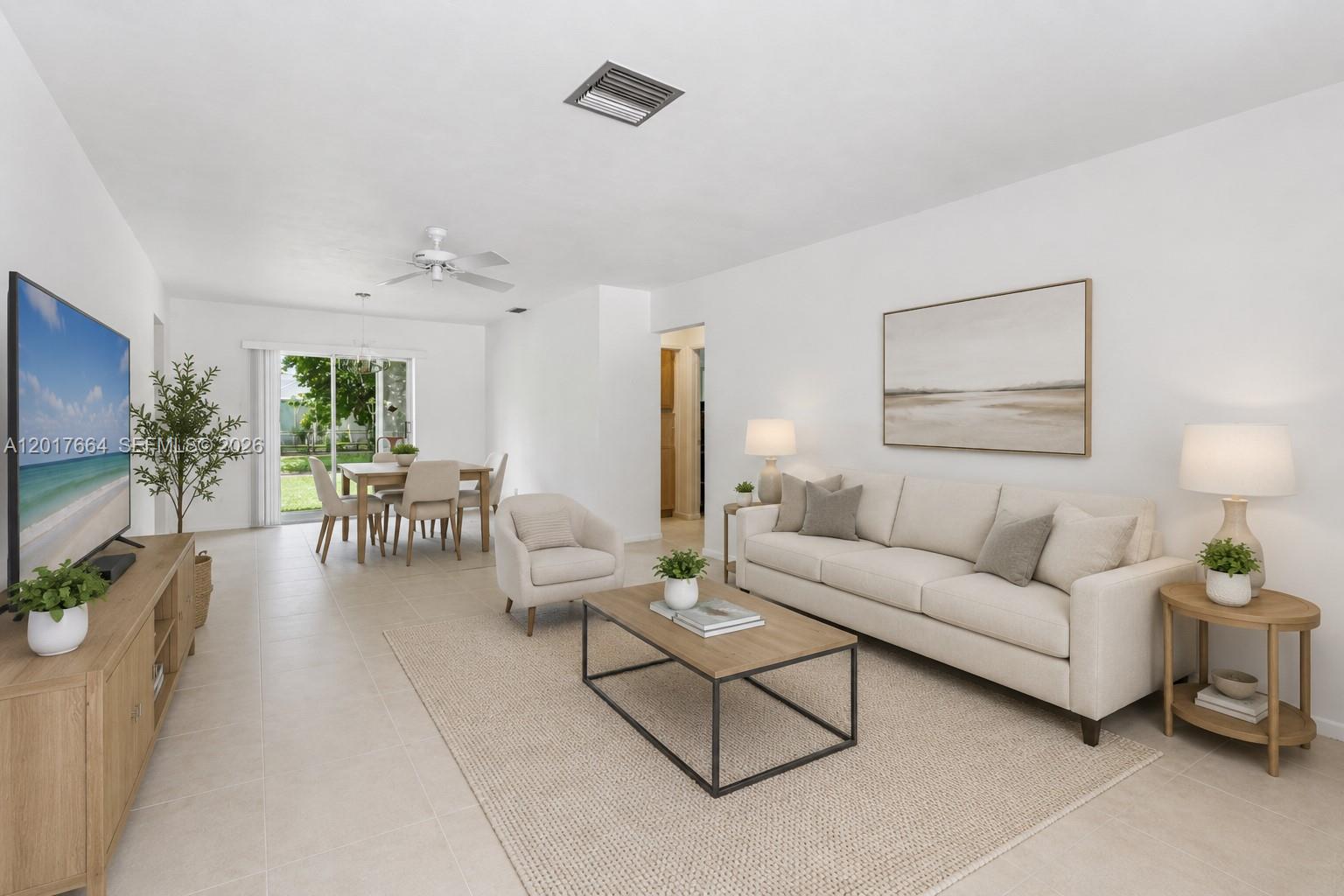 HOLLYWOOD HILLS - Residential