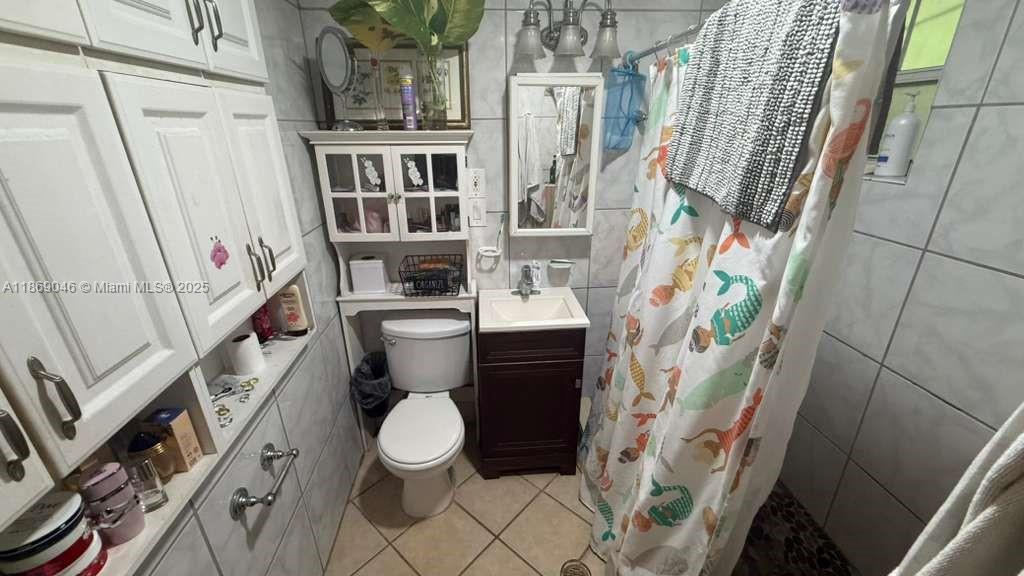 HOLLYWOOD TERRACE - Residential Income