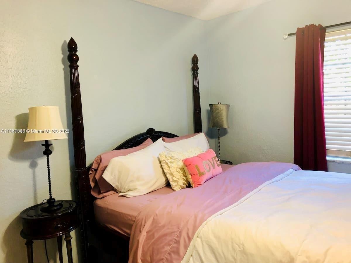 HOLLYWOOD TERRACE - Residential Income