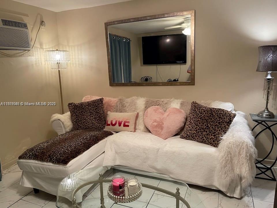 HOLLYWOOD TERRACE - Residential Income