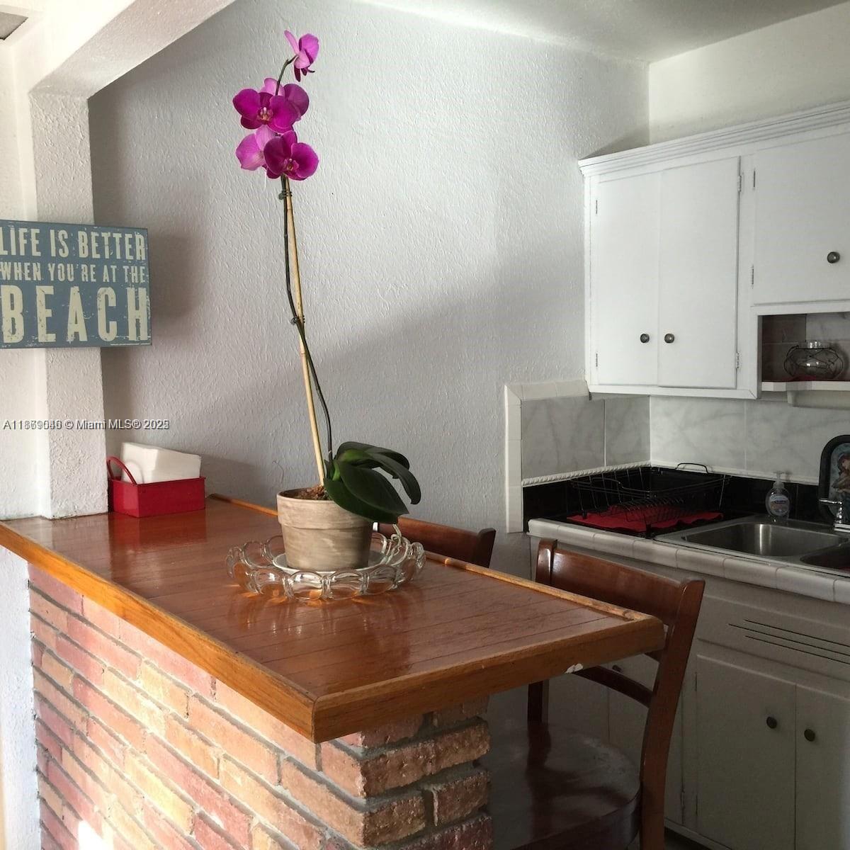 View photos, virtual tours, details... 2411 Hayes St