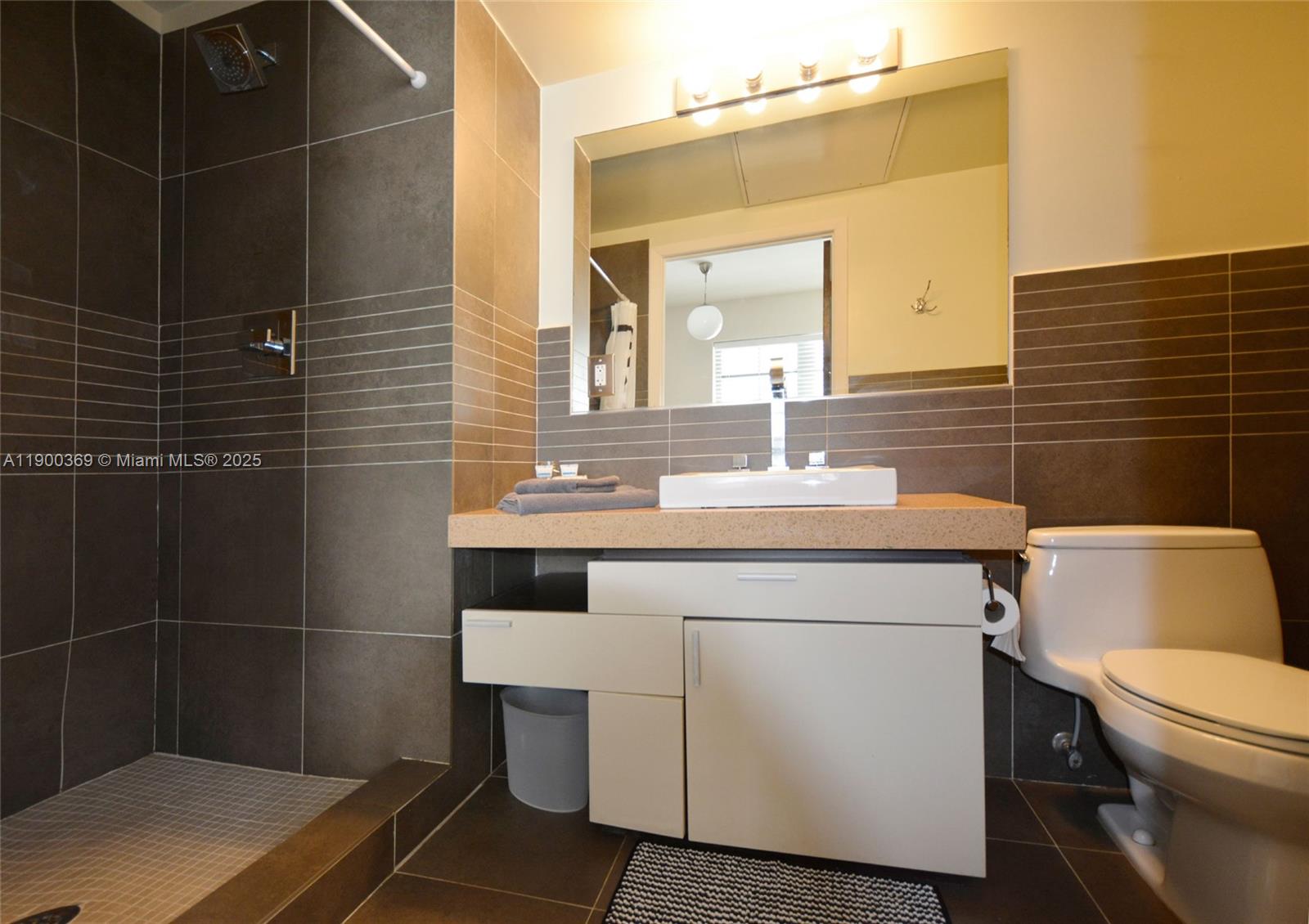 ARTECITY GOVERNOR CONDO - Residential