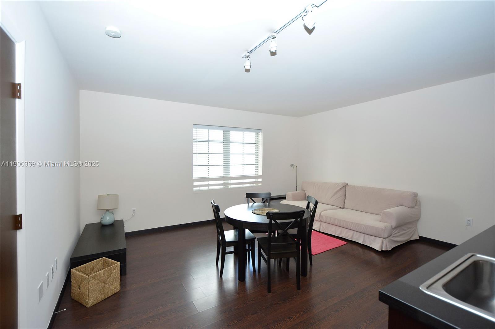 ARTECITY GOVERNOR CONDO - Residential