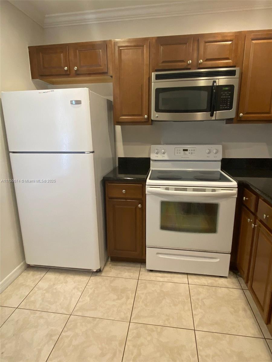 CRYSTAL GREENS CONDO - Residential