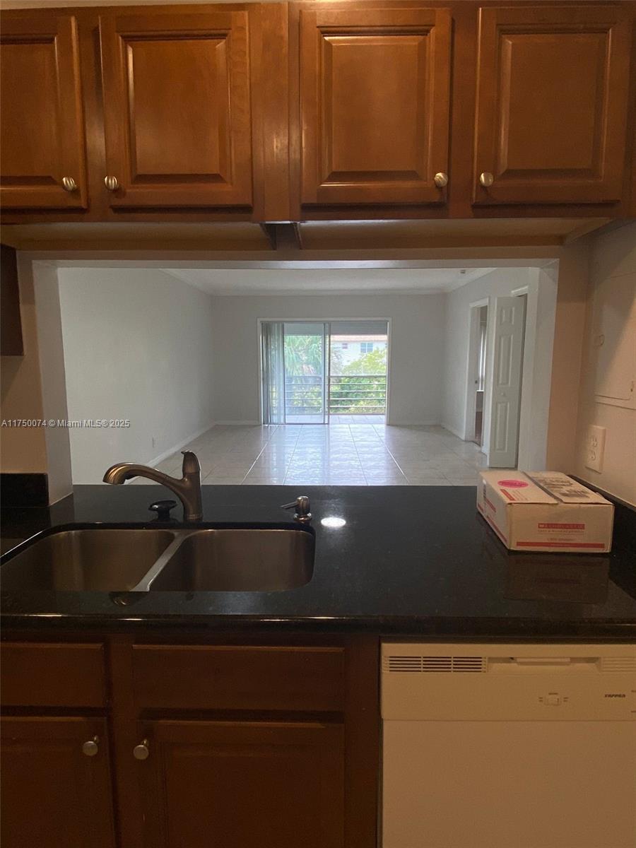 CRYSTAL GREENS CONDO - Residential