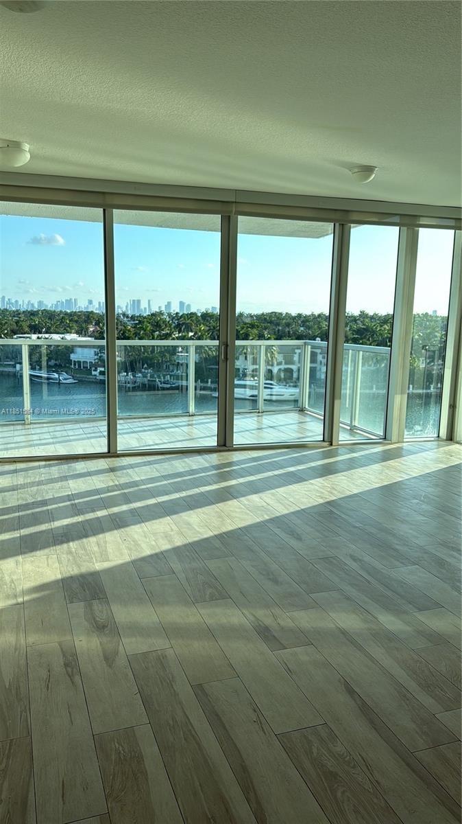 EDEN HOUSE CONDO - Residential