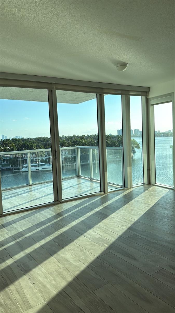 EDEN HOUSE CONDO - Residential