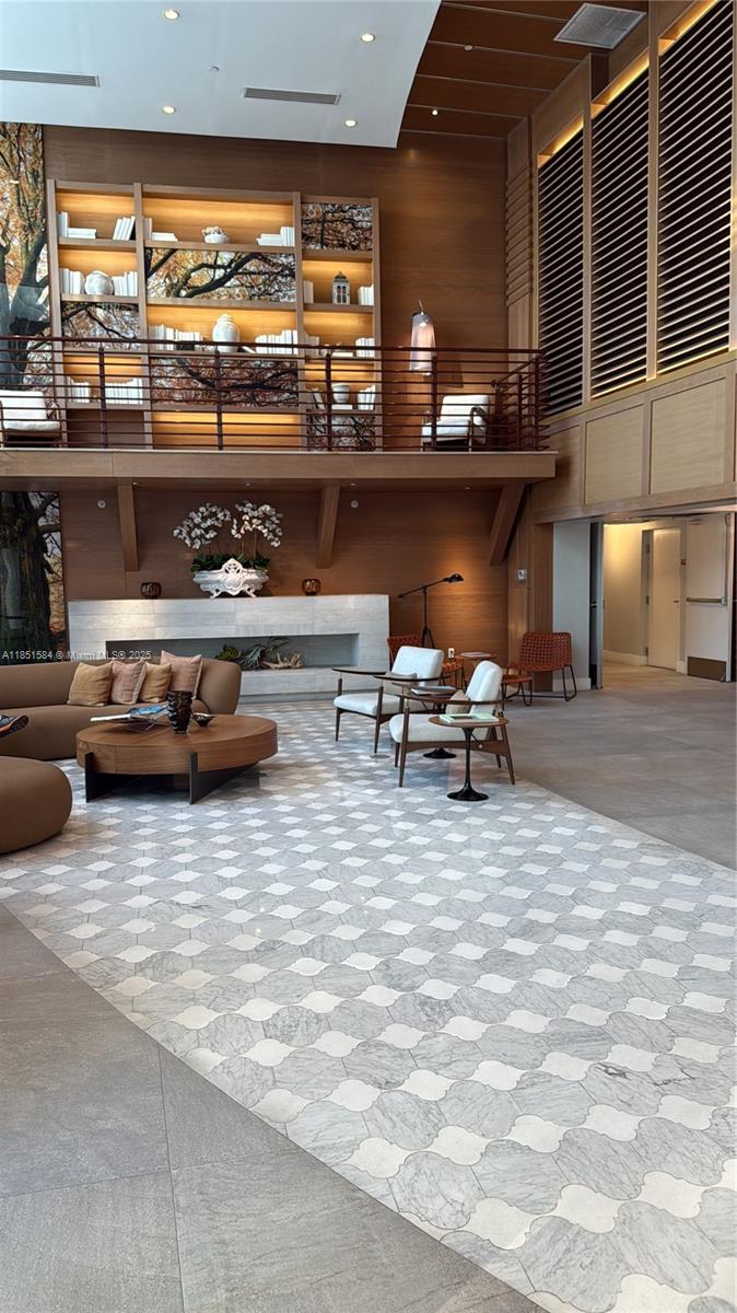 EDEN HOUSE CONDO - Residential