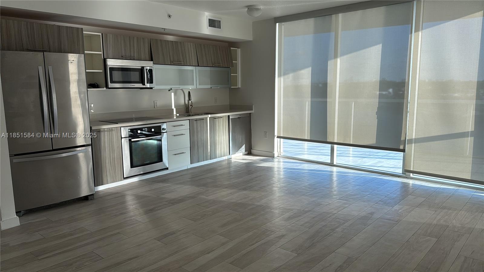 EDEN HOUSE CONDO - Residential