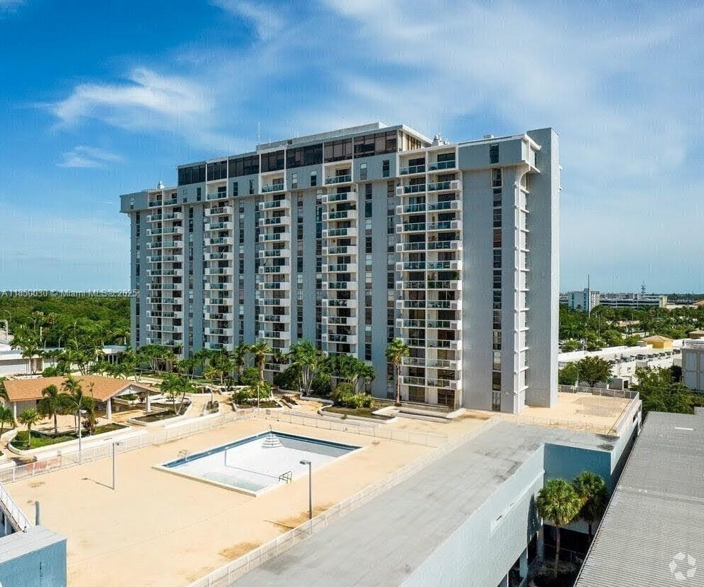 SAILBOAT CAY CONDO - Residential