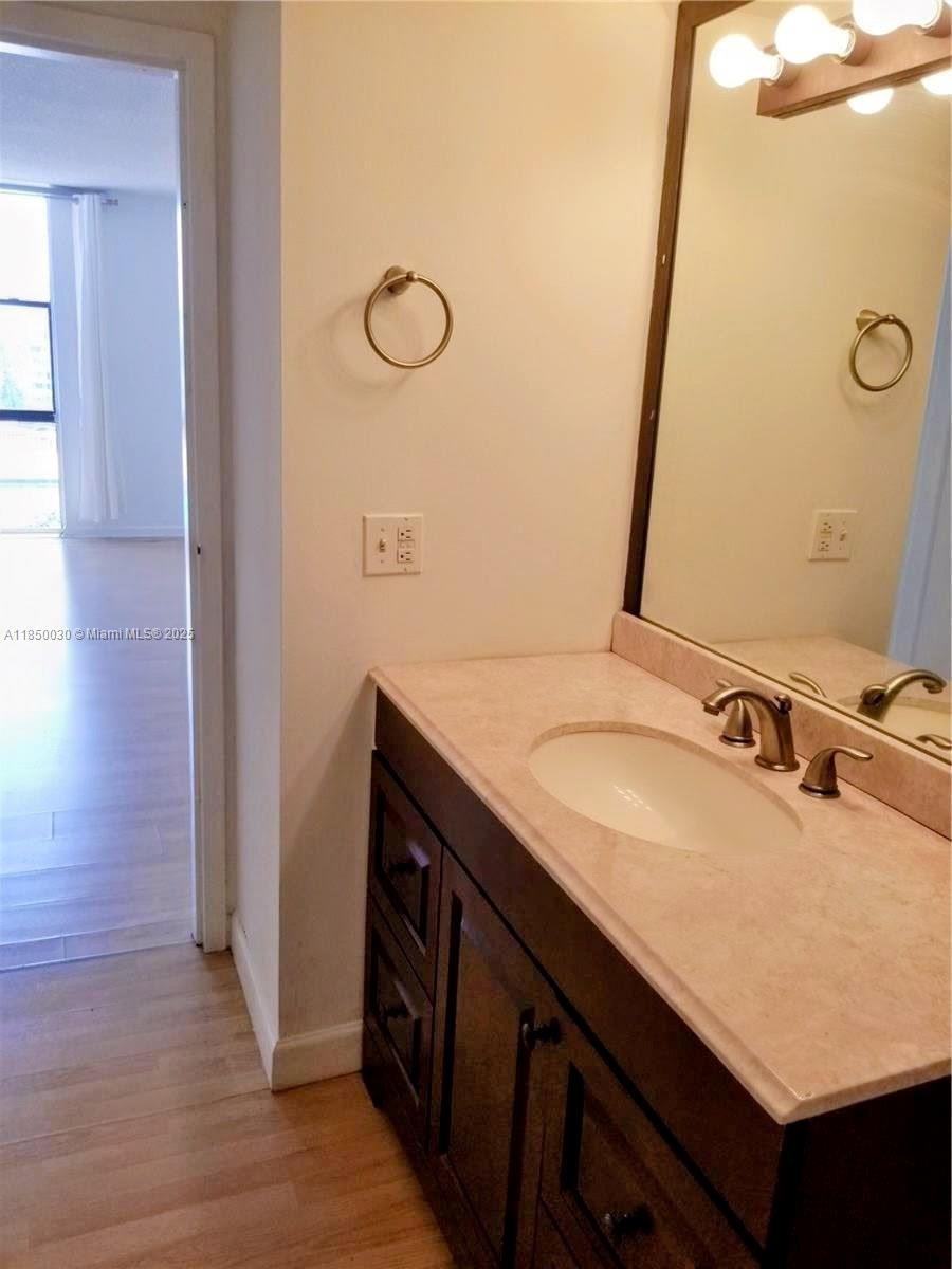 SAILBOAT CAY CONDO - Residential