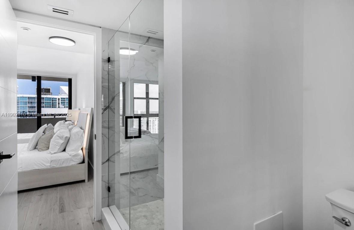 CLUB ATLANTIS CONDO - Residential