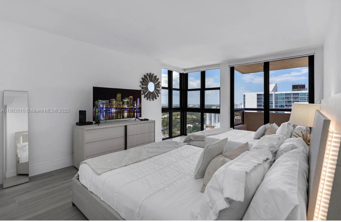 CLUB ATLANTIS CONDO - Residential