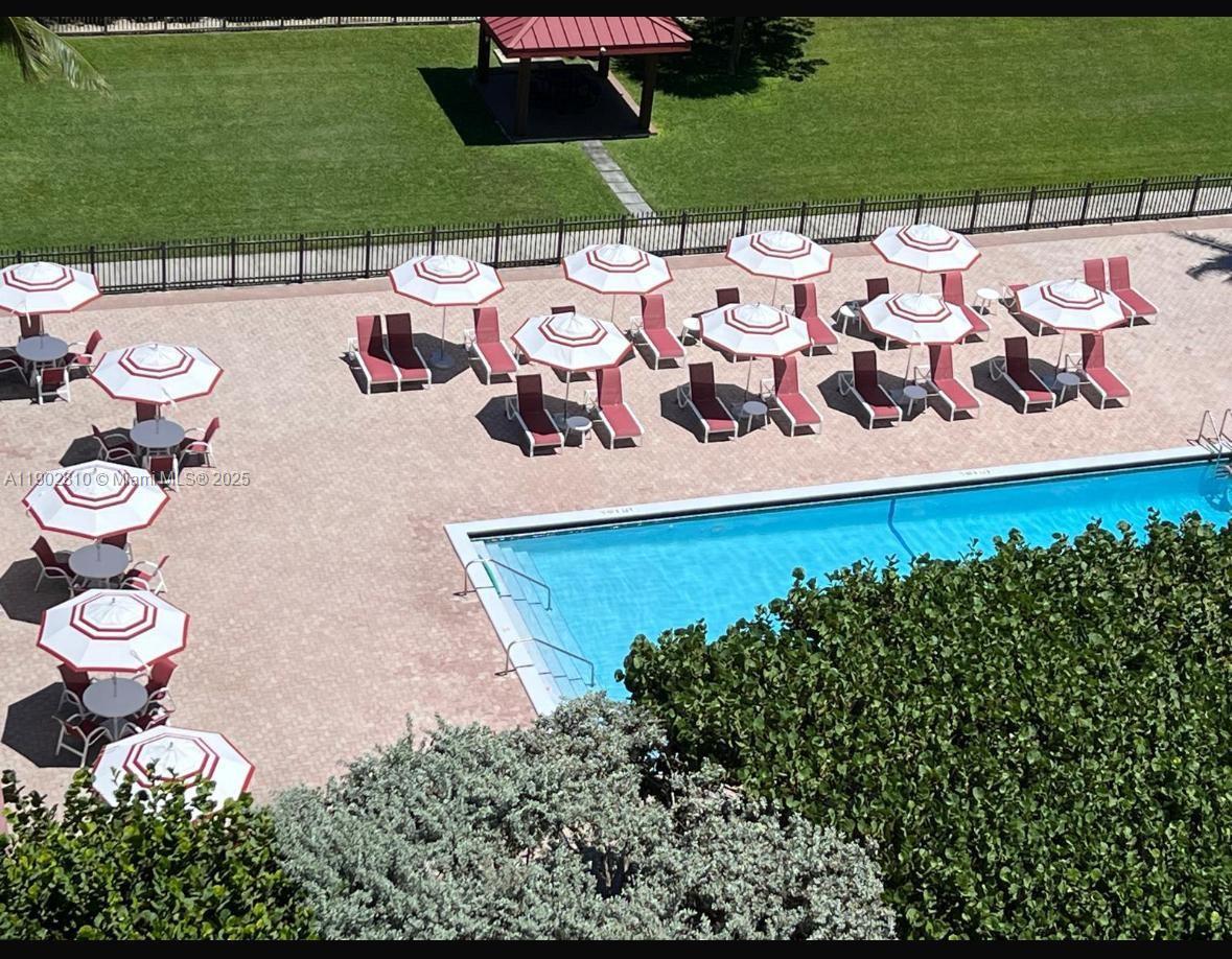 CLUB ATLANTIS CONDO - Residential