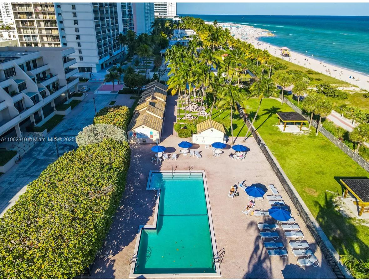 CLUB ATLANTIS CONDO - Residential