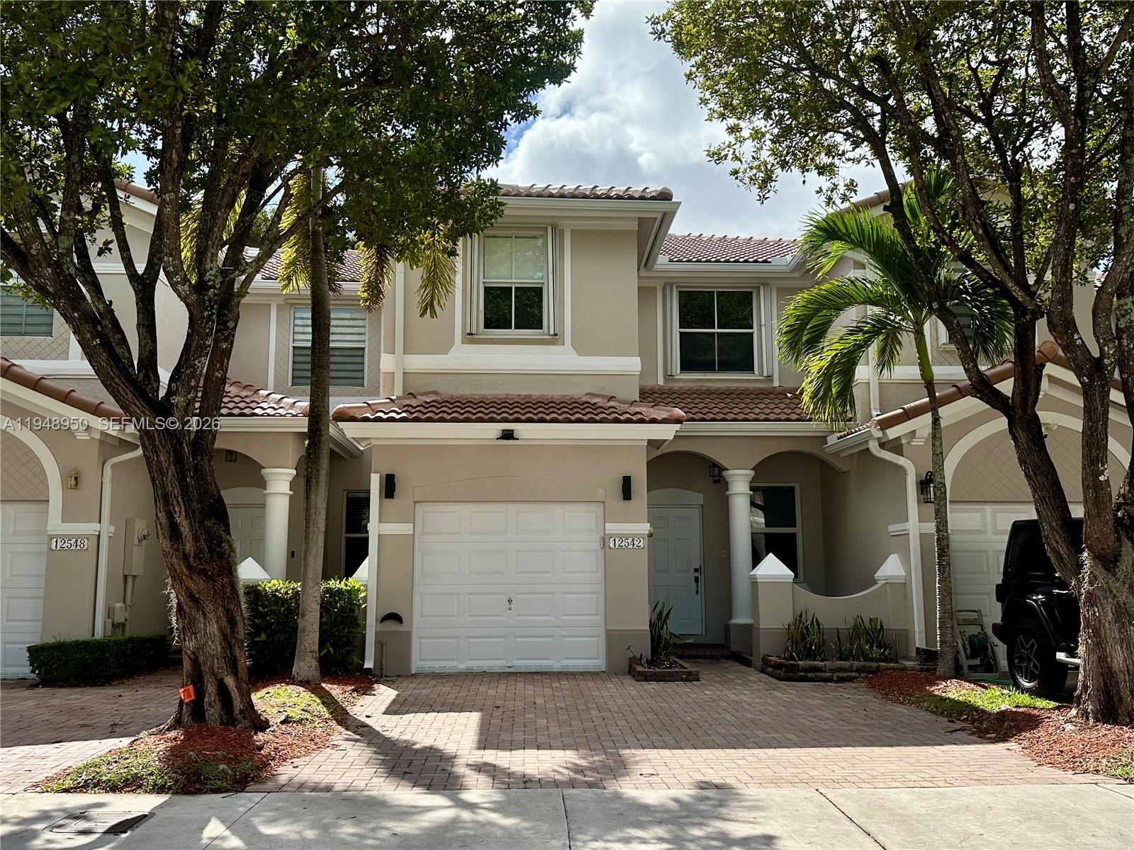 KENDALL BREEZE SOUTH - Residential