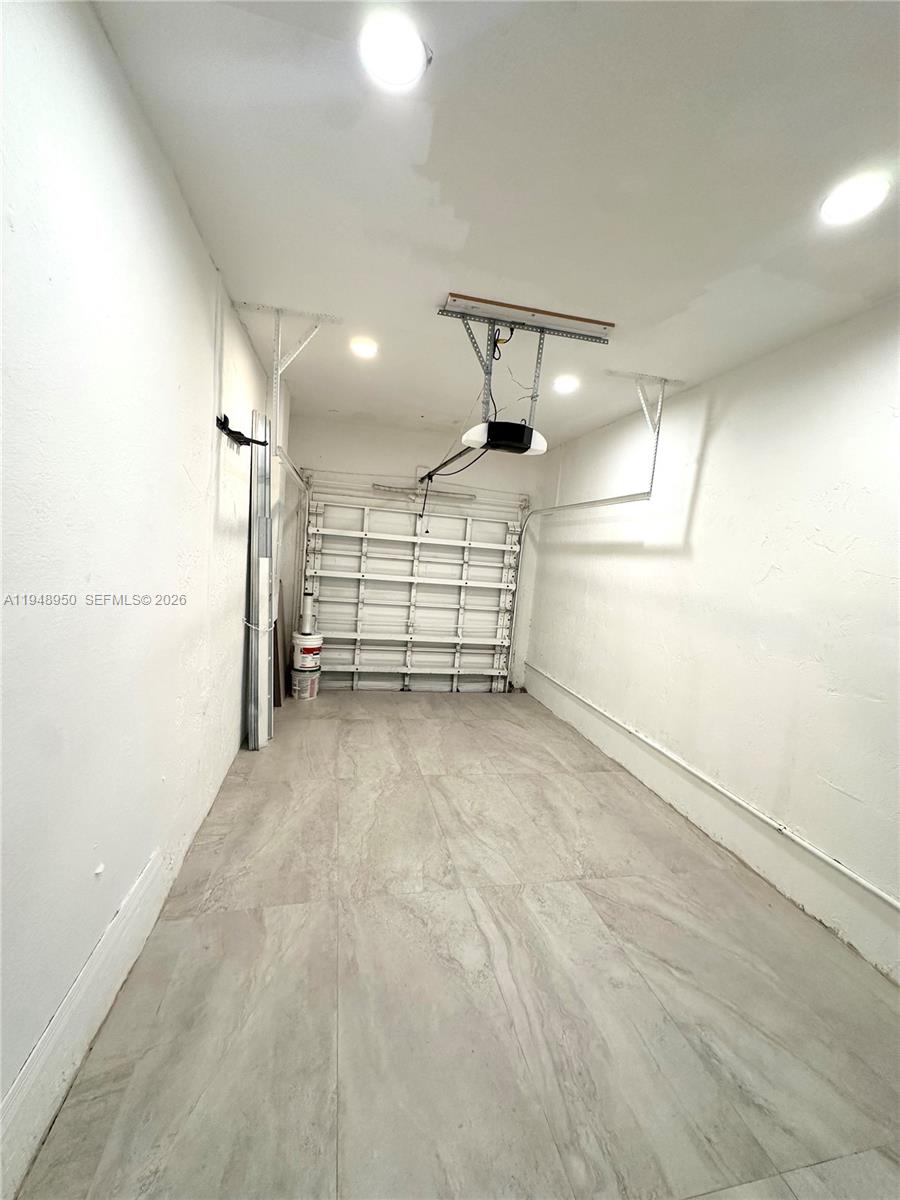 KENDALL BREEZE SOUTH - Residential