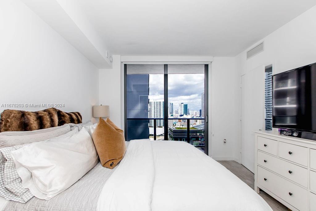 BRICKELL HEIGHTS WEST - Residential Lease