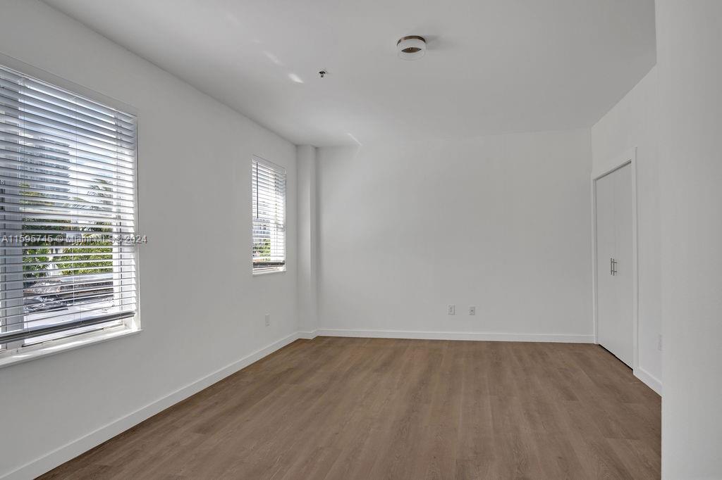 Venetian Villas - Residential