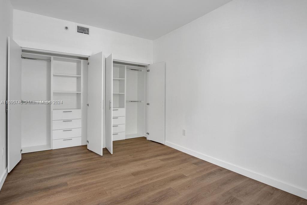 Venetian Villas - Residential