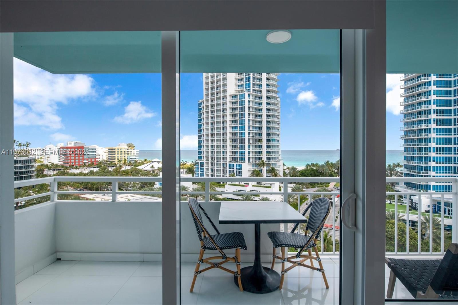 400 S Pointe Dr 1006