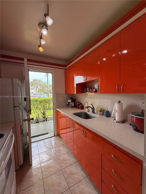 16790 NE 14th Ave 110 Miami FL 33162