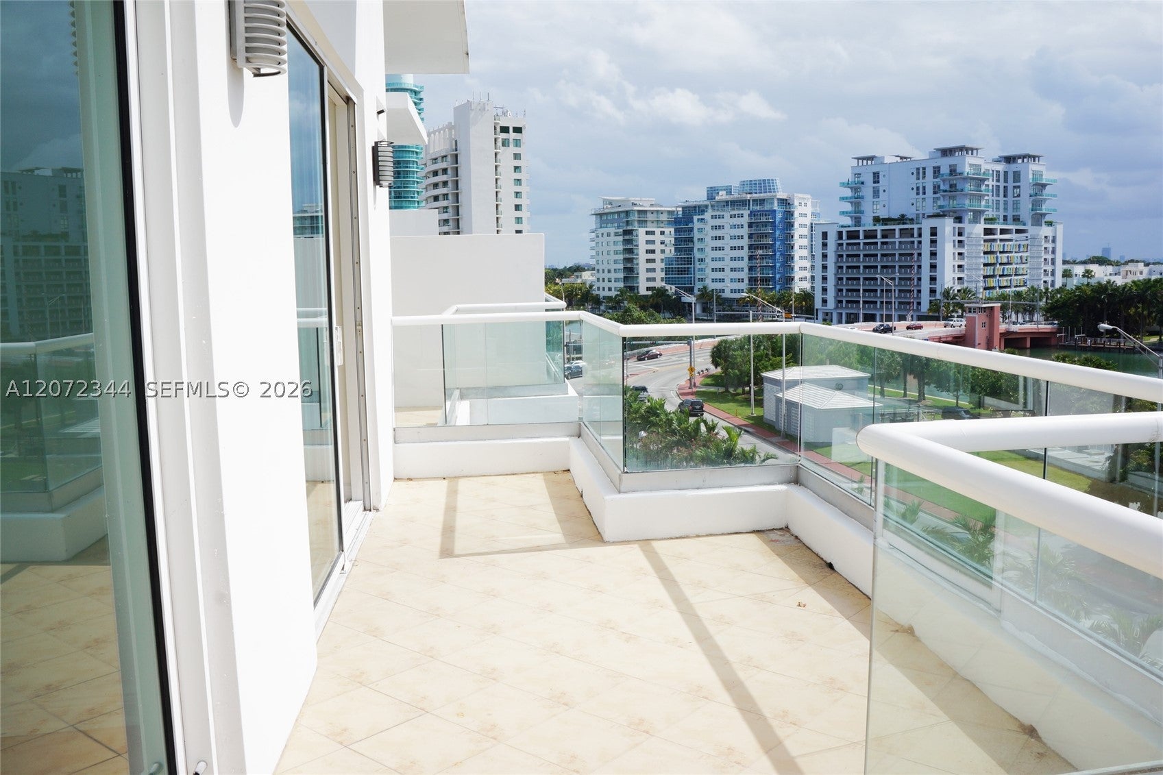 6362 Collins Ave 610