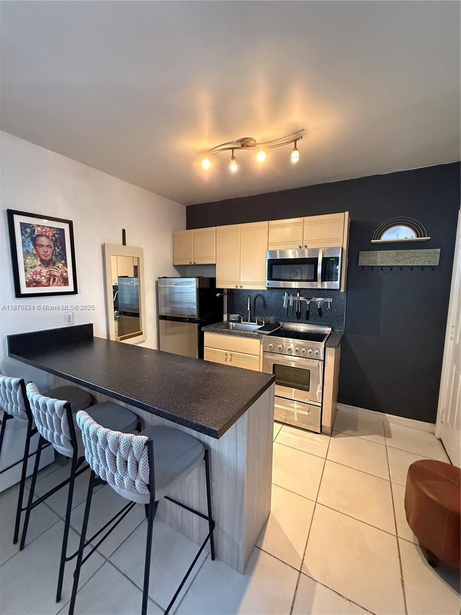 Furnished Art Deco Gem in Prime South Beach Location!
Live in the heart of South Beach in this beautifully furnished apartment, located in a charming Art Deco building just one block from Target, Publix, Walgreens, and the 5th & Alton Mall. Enjoy being just minutes from the beach, Flamingo Park, and everything this vibrant neighborhood has to offer.
This stylish unit features central air, in-unit washer/dryer, and modern stainless steel appliances including a double oven and microwave. Water and internet is included in the rent, and the unit comes with its own assigned parking space, a rare find in the area!
Pet-friendly, building also includes a BBQ area, this apartment offers comfort, convenience, and classic Miami Beach charm.
Also available for short-term rental.