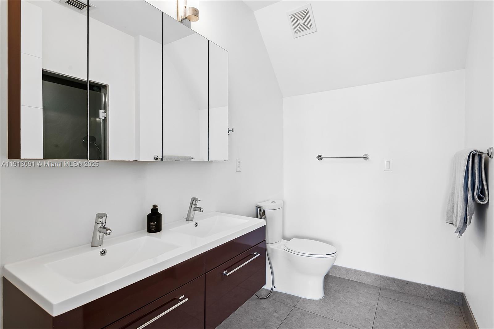 HOLMBERG & MC KEES - Residential