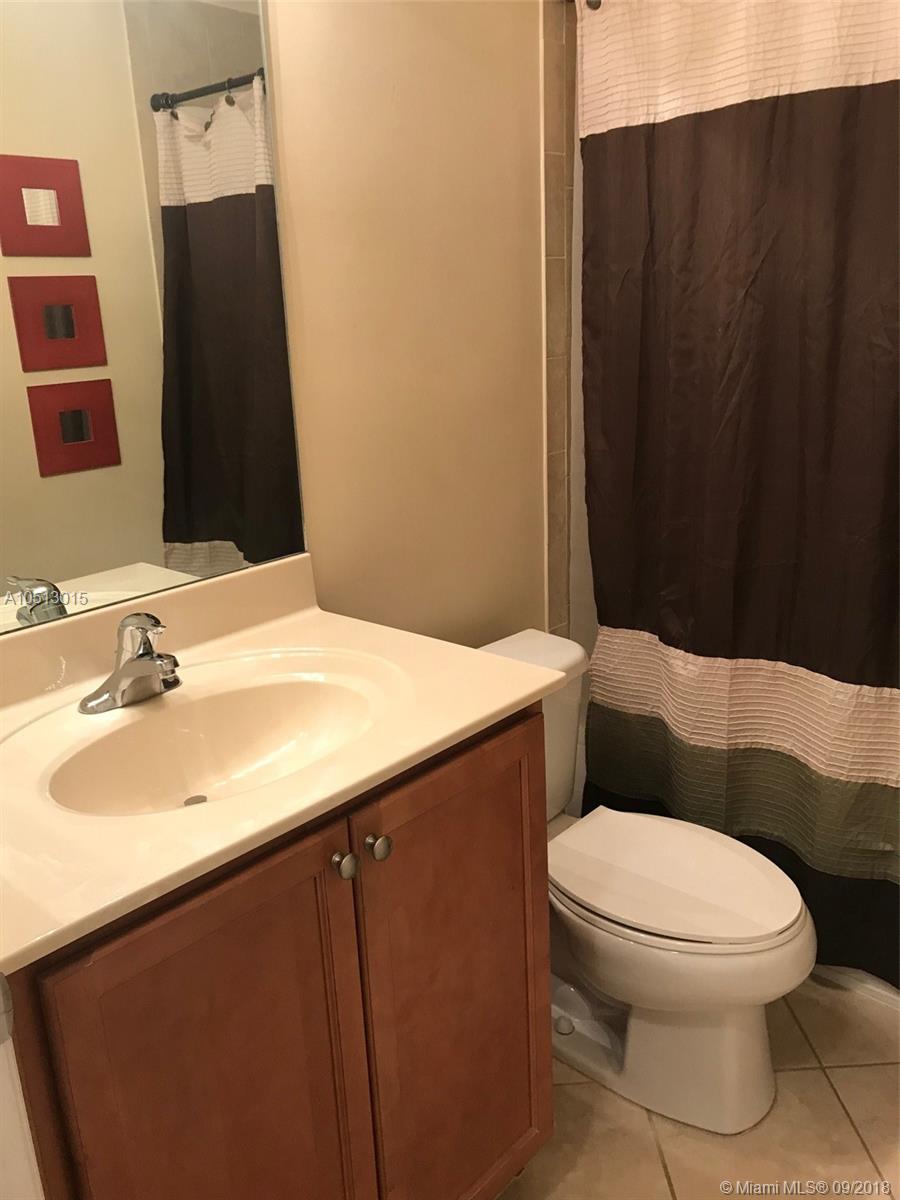 ISLANDS AT DORAL NORTHWES - Residential