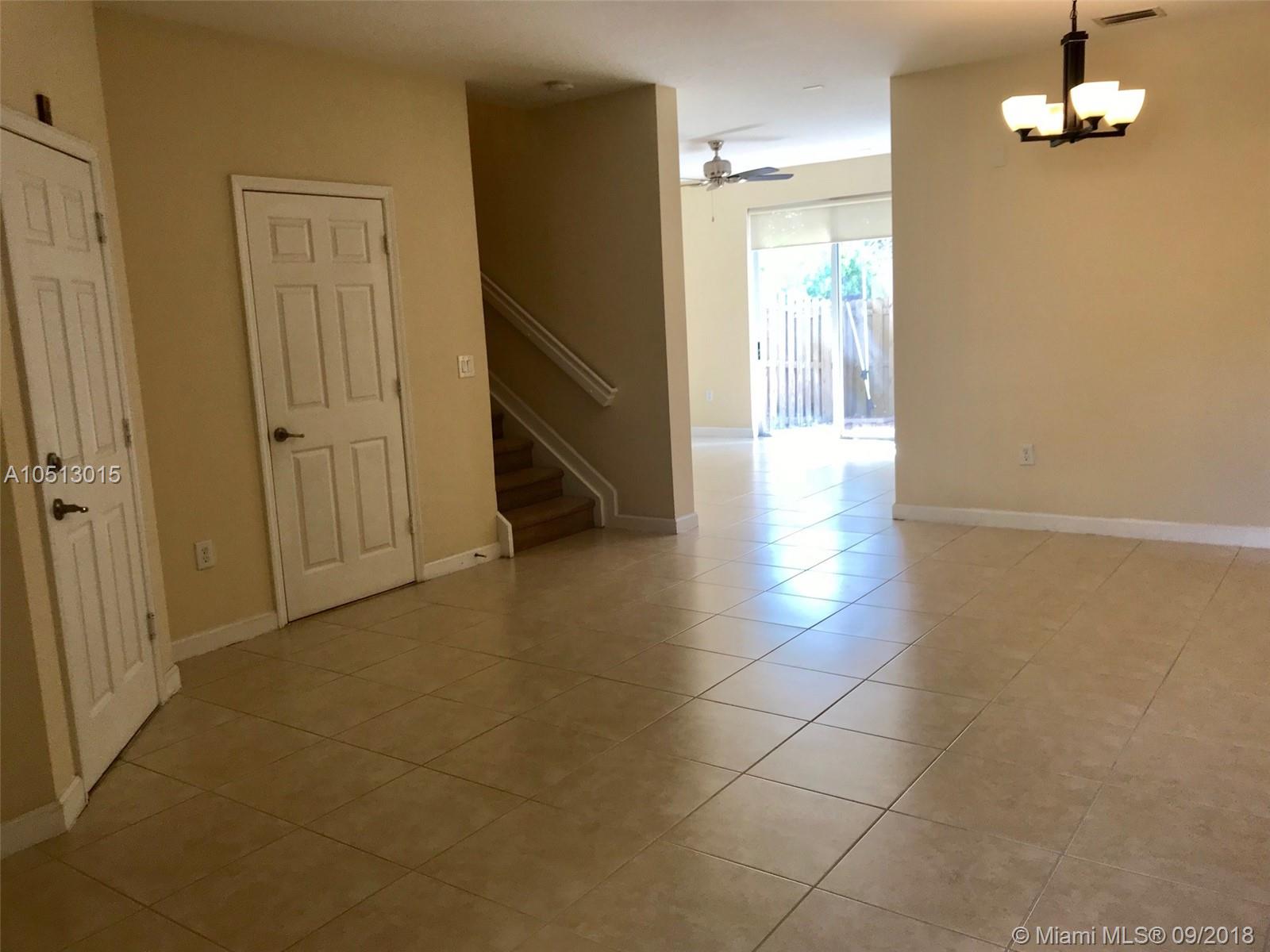 ISLANDS AT DORAL NORTHWES - Residential