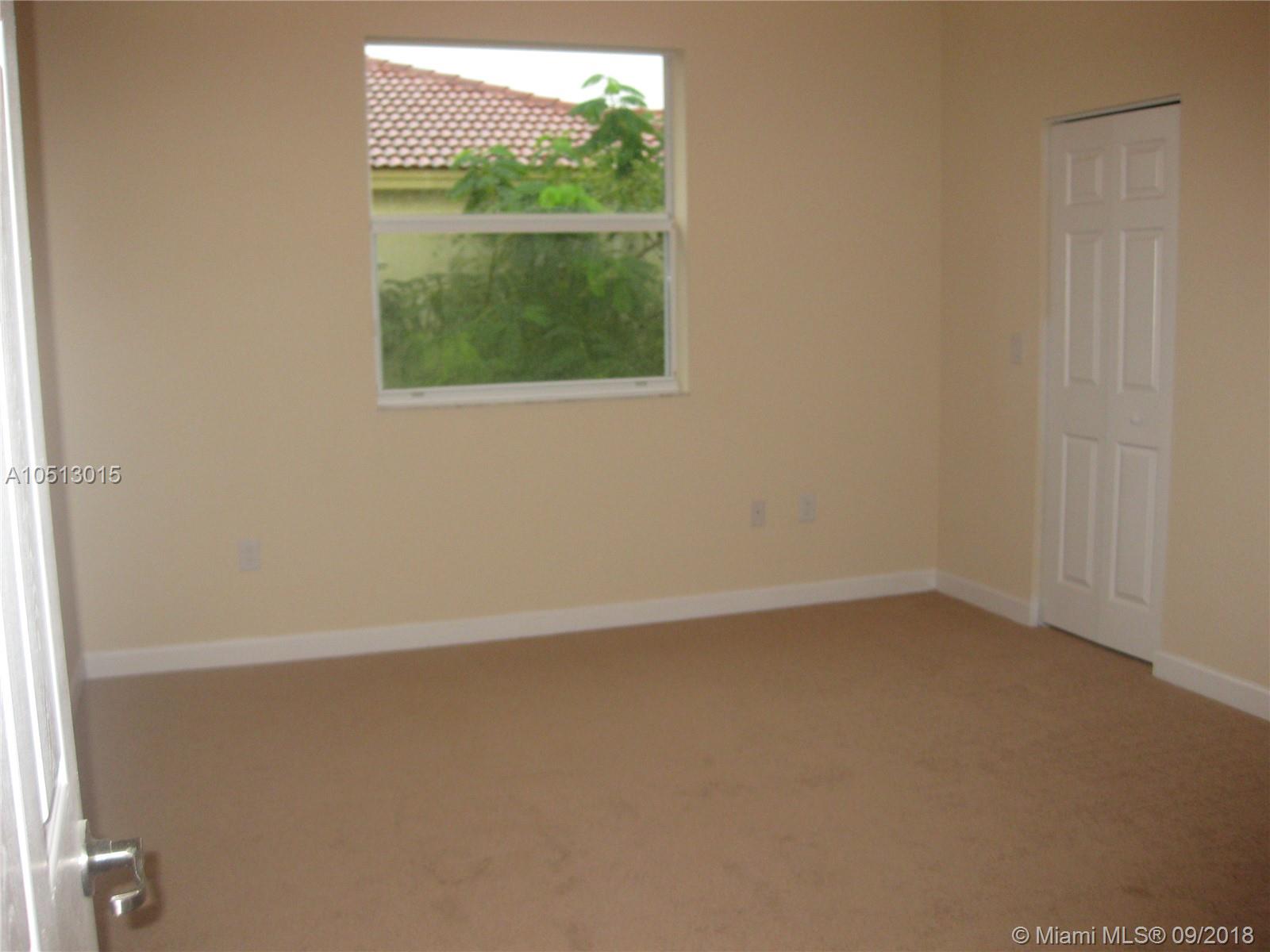 ISLANDS AT DORAL NORTHWES - Residential