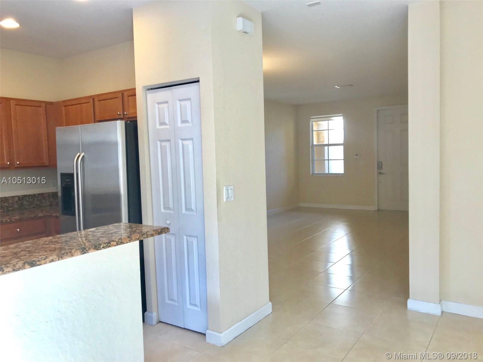 ISLANDS AT DORAL NORTHWES - Residential