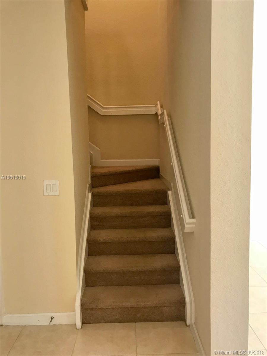 ISLANDS AT DORAL NORTHWES - Residential