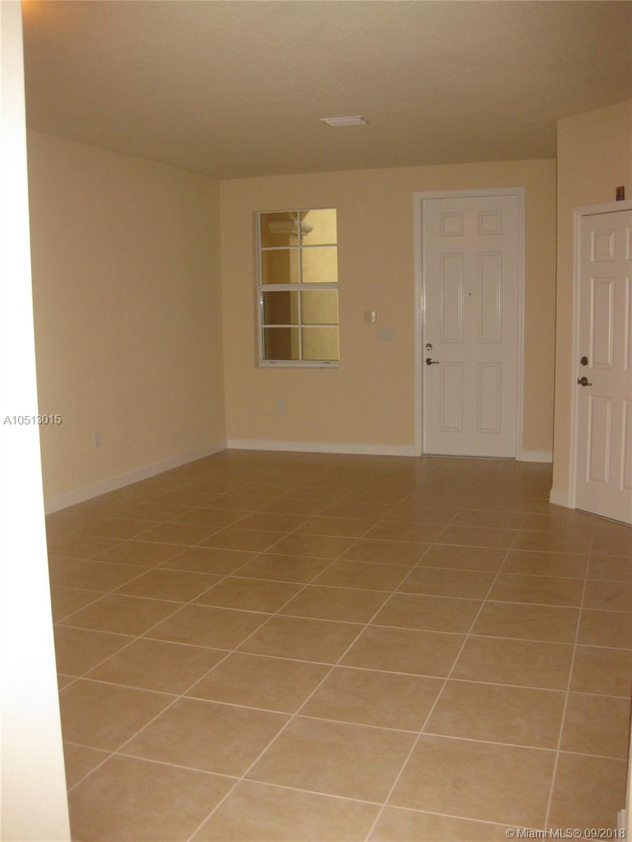 ISLANDS AT DORAL NORTHWES - Residential