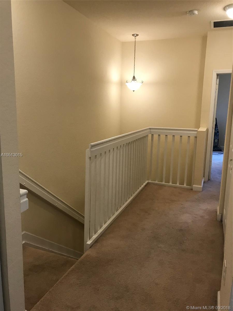 ISLANDS AT DORAL NORTHWES - Residential