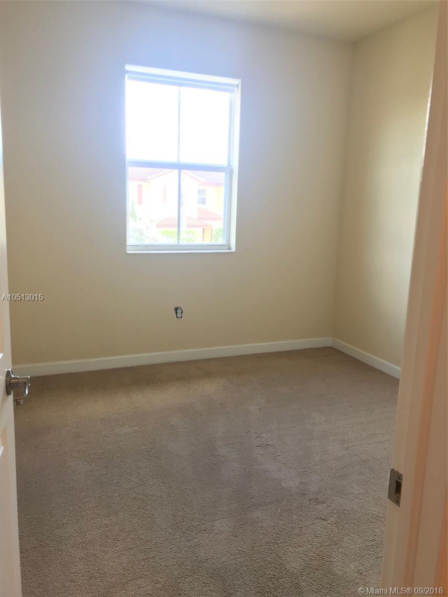 ISLANDS AT DORAL NORTHWES - Residential